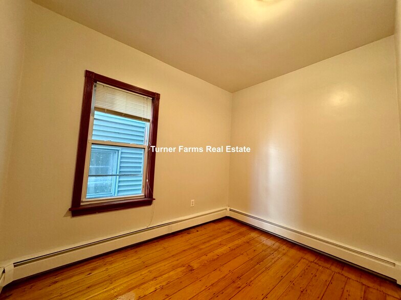 Building Photo - 19 Monmouth St