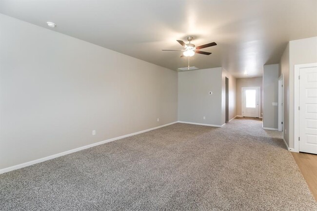 Building Photo - 2516 Rosewood Ln