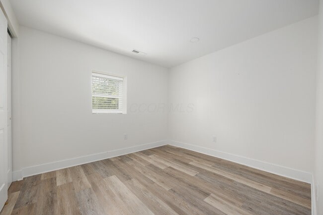 Building Photo - 1810 Tanis Dr