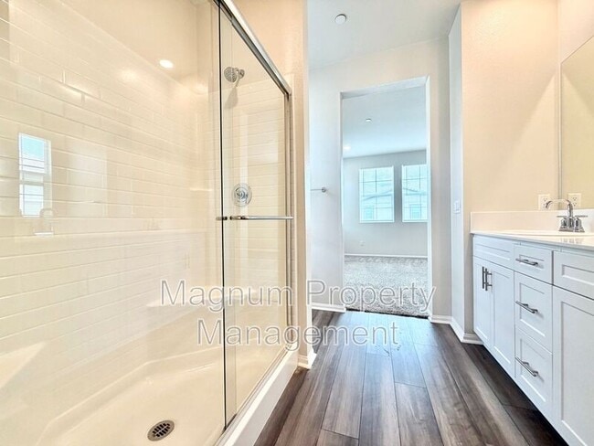 Building Photo - 40617 Birchfield Dr