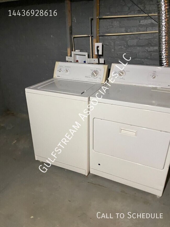 Building Photo - 5321 Denmore Ave