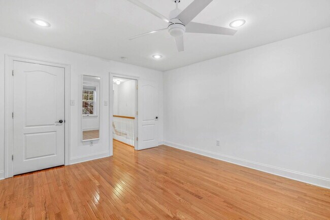 Building Photo - 1922 Montrose St