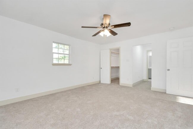 Building Photo - 1501 Maiden Ln