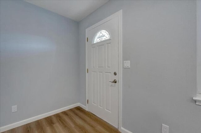 Building Photo - 3360 Warburton Ave