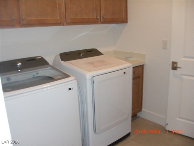 Building Photo - 9751 Evergreen Pne St