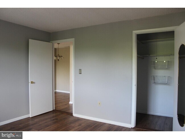 Building Photo - 1309 Ravens Crest Dr