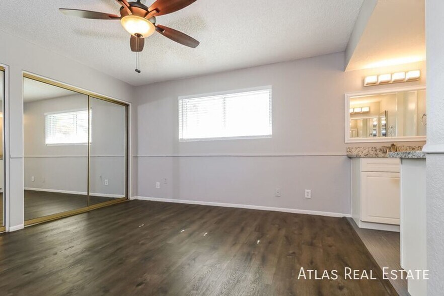 Building Photo - 1323 W Rosemonte Dr