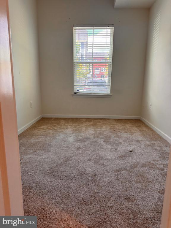 Building Photo - 624 Ravenwood Dr