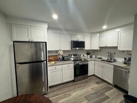 Building Photo - 20 Larry St