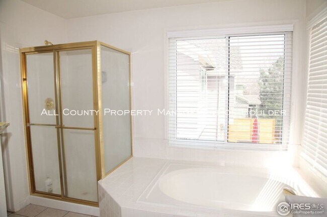 Building Photo - 842 St Andrews Ln