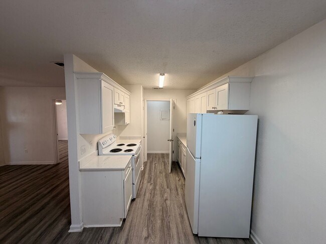 Building Photo - 109 Limoges St