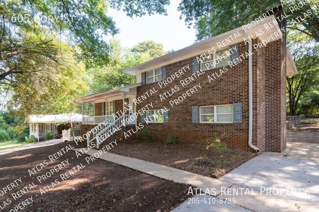 Building Photo - 605 Cory St