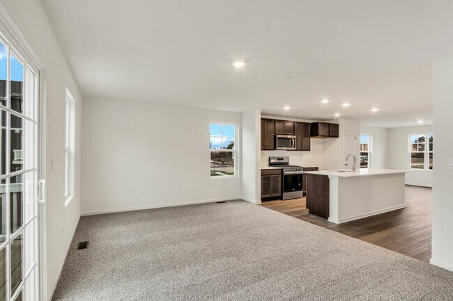 Building Photo - 370 Bridgeview Ct