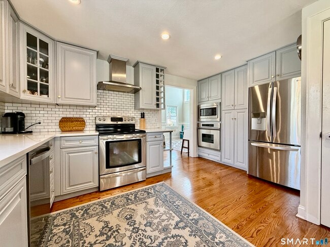Building Photo - 23 Sleepyhollow Dr