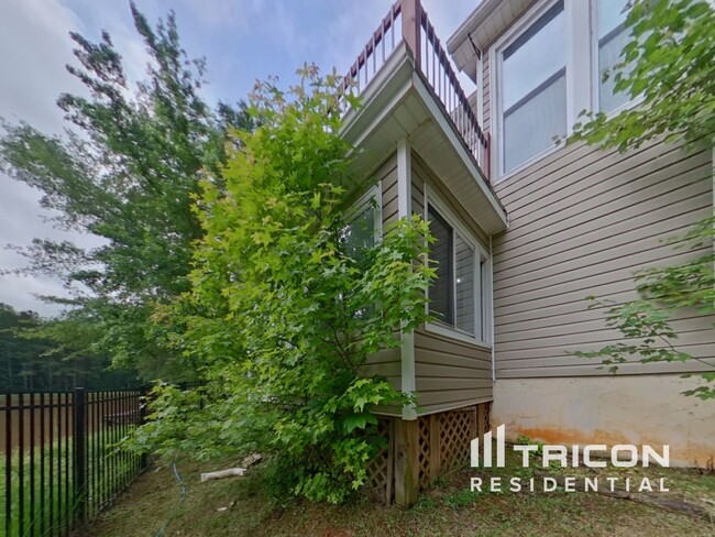 Building Photo - 325 Cypress Ln