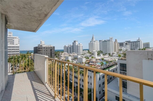 Building Photo - 245 18th St