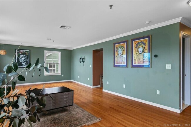 Building Photo - 677 Quinnipiac Ave
