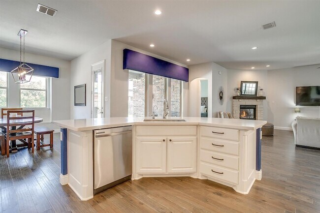 Building Photo - 15024 Teasley Ave