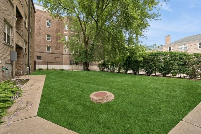 Building Photo - 205 Custer Ave