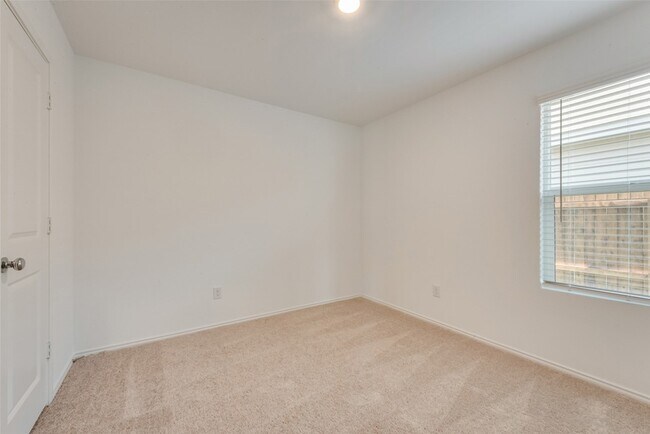 Building Photo - 6112 Determine Ln