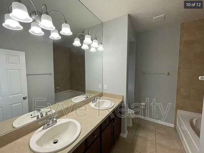Building Photo - 7343 Azalea Cove Cir