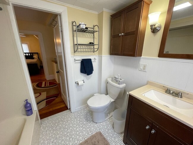 Building Photo - 21 Chandler St