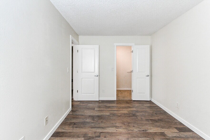 Building Photo - 17093 E Tennessee Dr