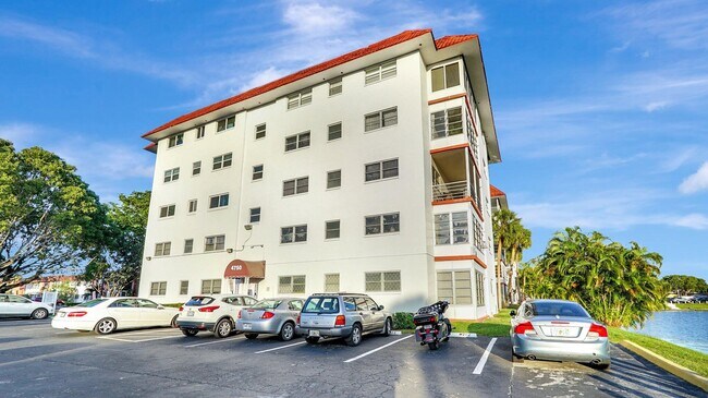Building Photo - 4750 NW 22nd Ct