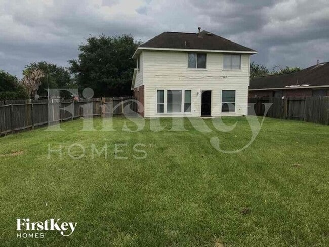 Building Photo - 17919 Greenbriar Park Dr