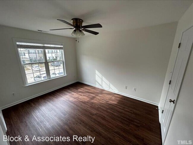 Building Photo - 3 br, 2.5 bath House - 401 Whitehall Court