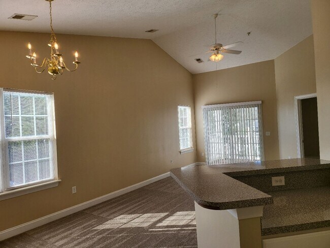 Building Photo - 119 Fountain Pointe Ln
