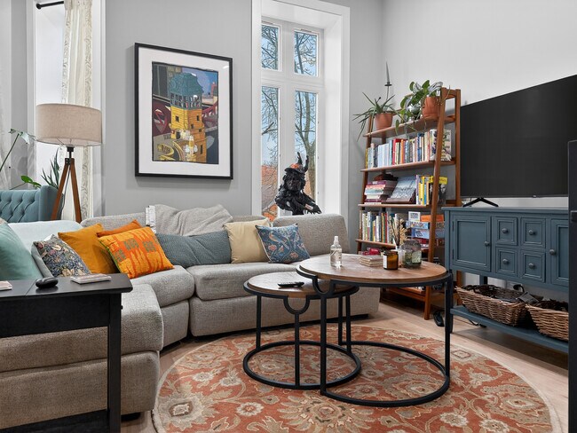 Building Photo - 2451 N Albany Ave