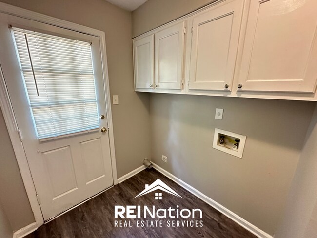 Building Photo - CORDOVA COVE CHARMER! 3BR/2BA | High Ceilings & Brick Fireplace | 2-Car Garage!