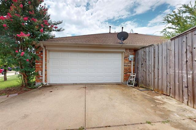 Building Photo - 1115 Buckingham Dr