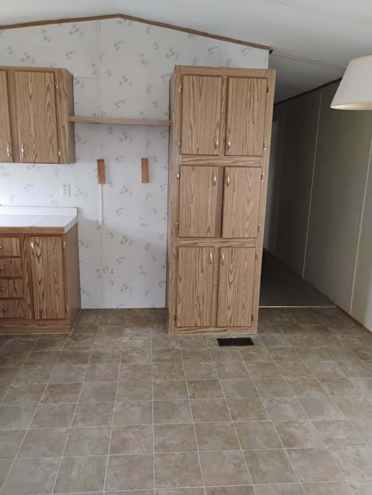 Building Photo - 713 N Linn St