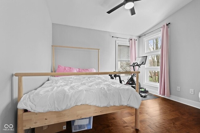 Building Photo - 2464 Broadway St