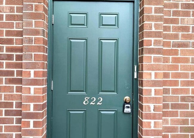 Building Photo - 822A Putnam Blvd