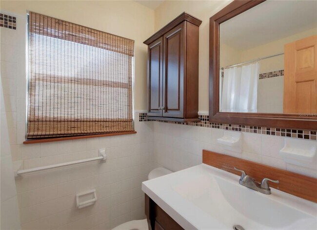 Building Photo - 1420 Alhambra Way S