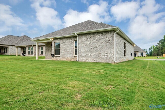 Building Photo - 16640 Aspen Ln