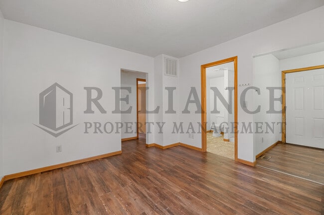 Building Photo - 2147 N Park Pl