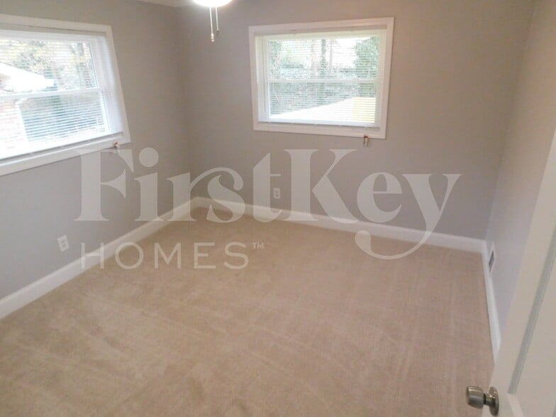 Building Photo - 2742 Sherlock Dr