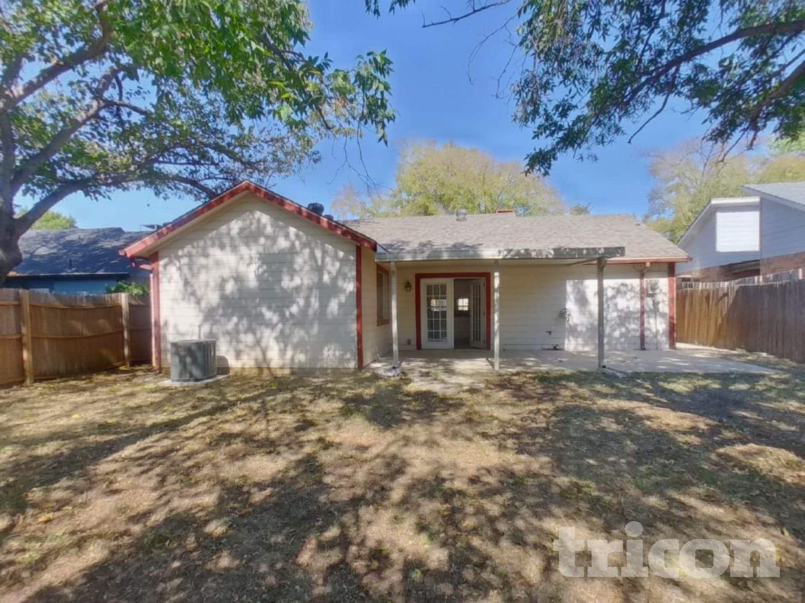 Building Photo - 4652 Baytree Dr