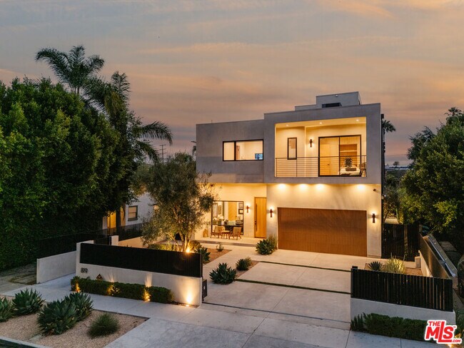 Building Photo - 819 N Ogden Dr