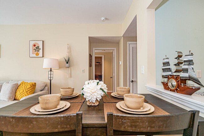 Building Photo - 5060 Harmony Cir