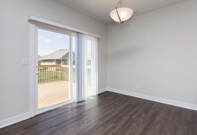 Building Photo - Beautiful, single-family home in Altoona! ...