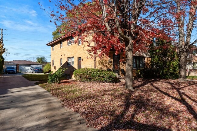 Building Photo - 6461 N 73rd St