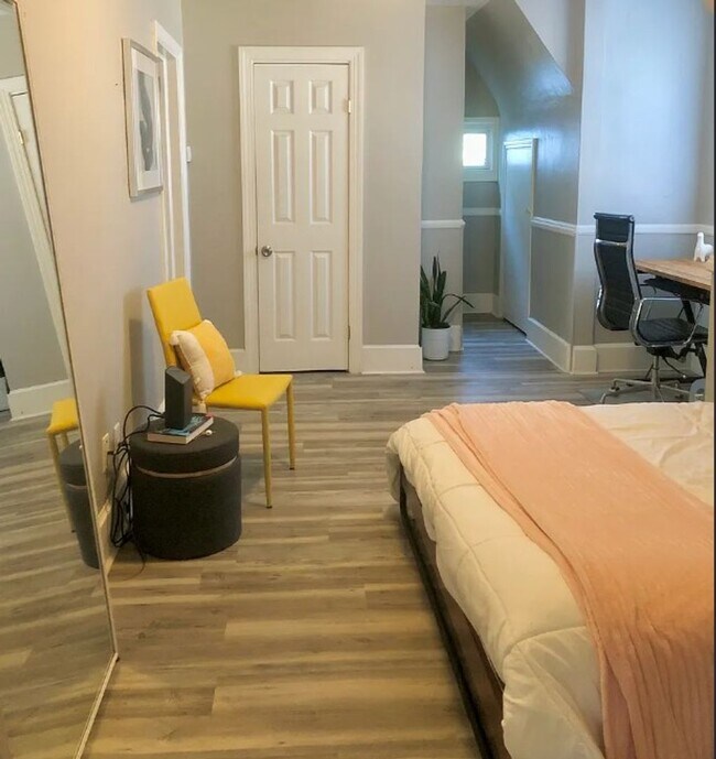 Building Photo - Midtown Retreat