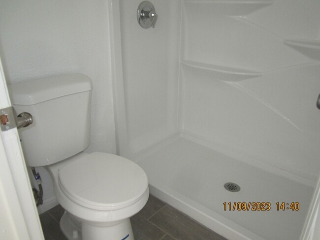 Building Photo - Completely Remodeled 3 Bedroom/2 Bath Near Galleria