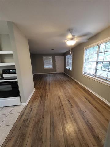 Building Photo - 1006 W Lamar St