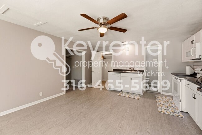 Building Photo - Cute 1 bedroom guesthouse in a great neighborhood, close to Wesley Hospital and local restaurants!